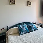 Nura Casa L'ulivo بيت للعطل