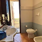 Nura Casa L'ulivo بيت للعطل Olia Speciosa