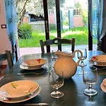Nura Casa L'ulivo بيت للعطل