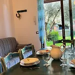 Nura Casa L'ulivo بيت للعطل *